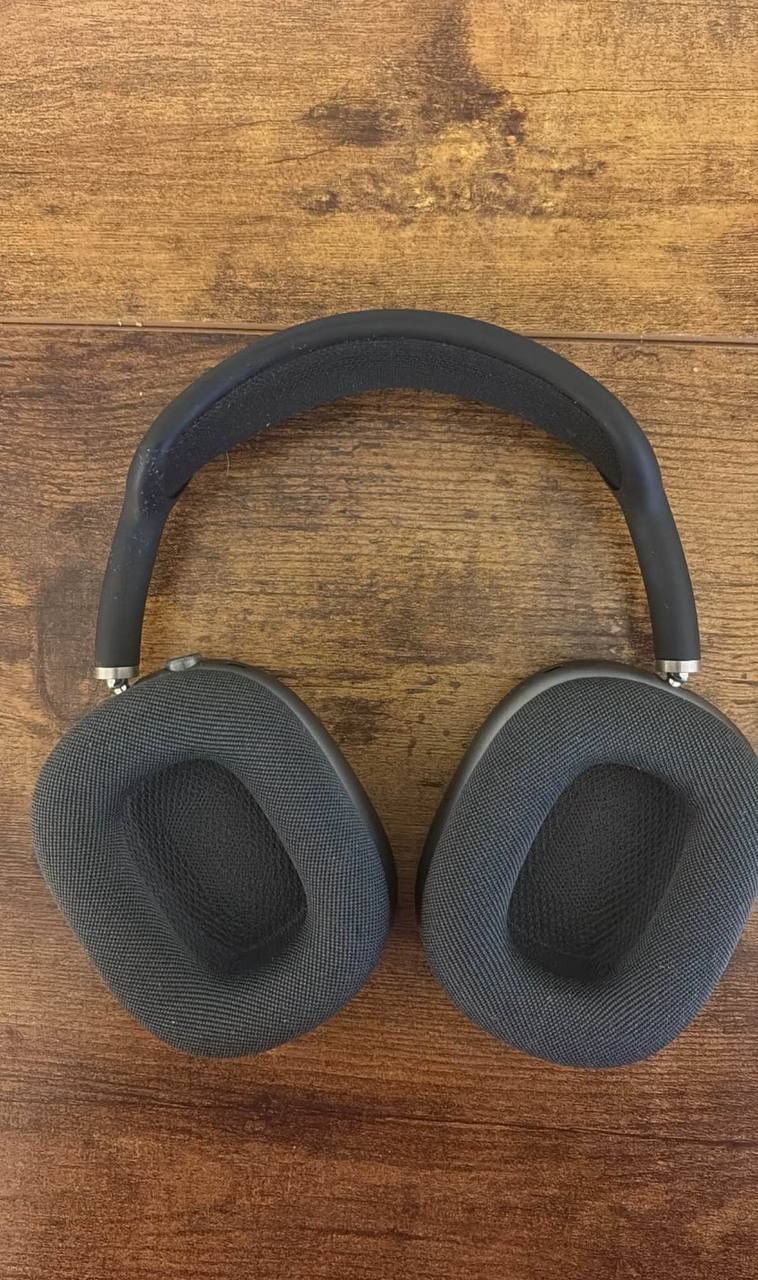 BLACK EARPODS MAX