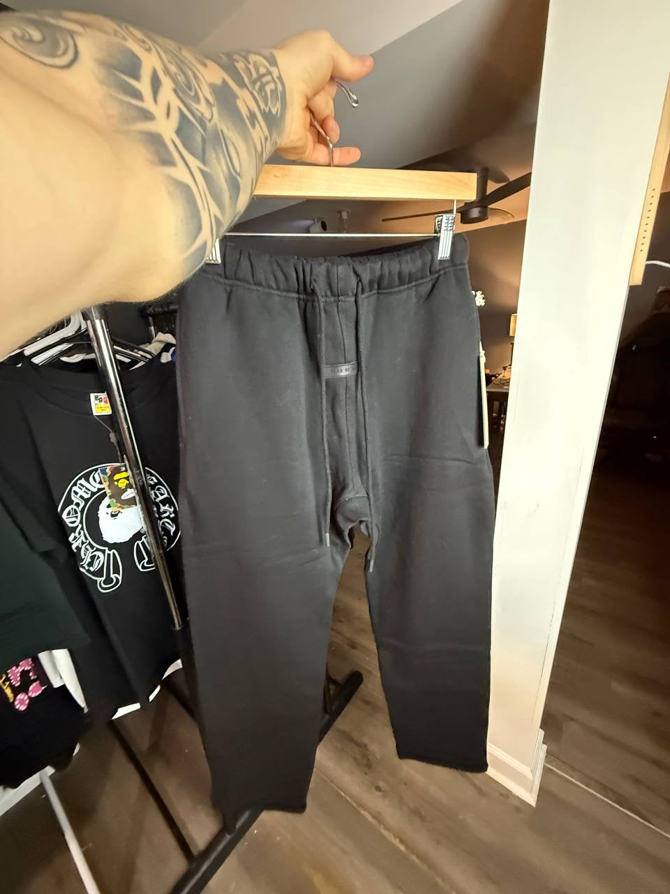 BLACK ESS3NTIALS PANTS